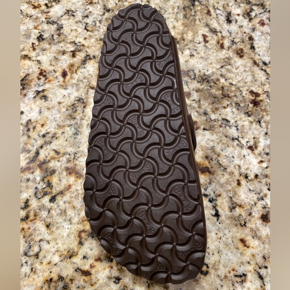 Birkenstock Boston Leather
Cloggs Size 38 L7 M5/US women size 7-7.5/Lightly used - Picture 4 of 9